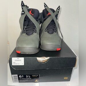 Air Jordan 8 Retro BG (Take Flight) Size 6.5y